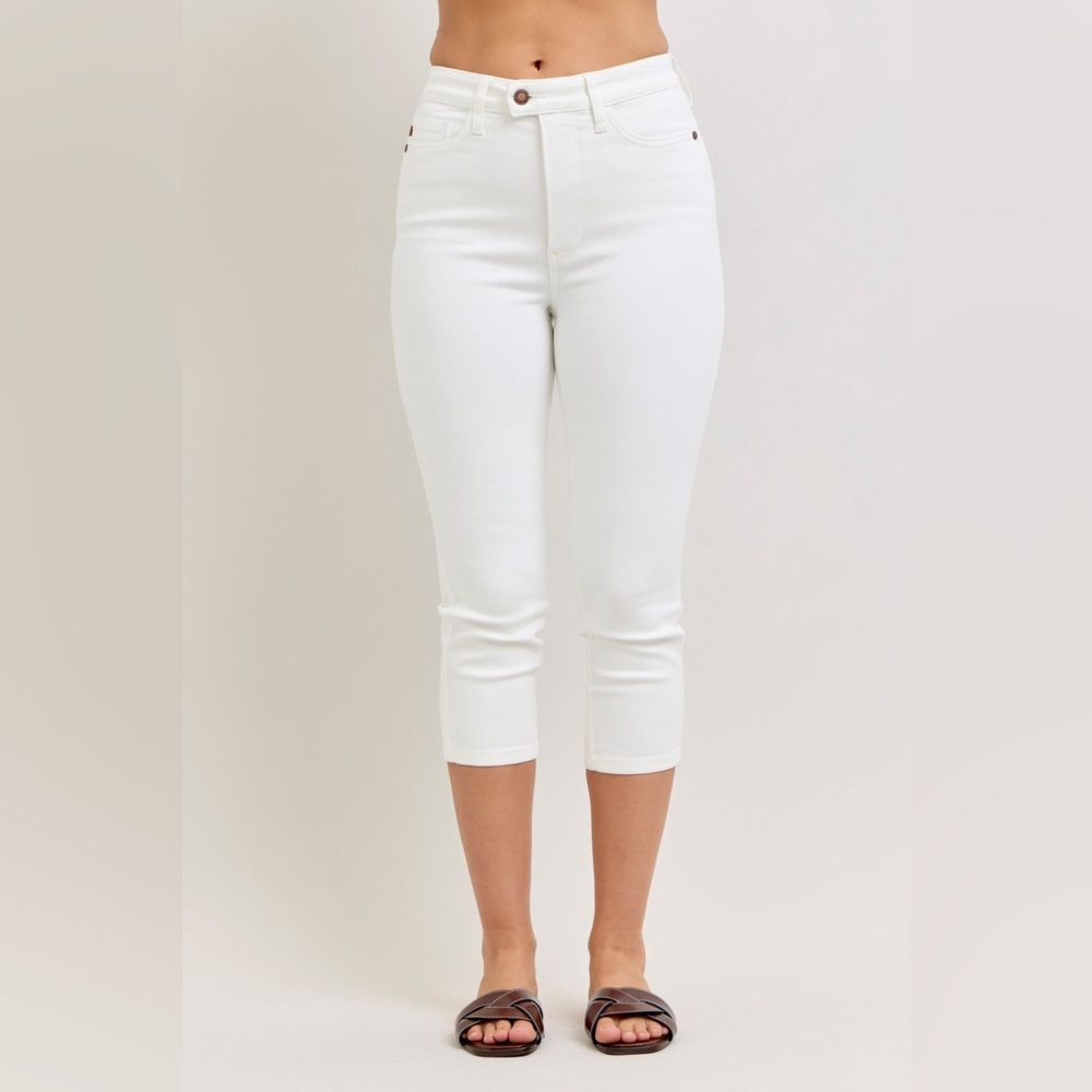 Judy Blue White High Waist Extended Waistband Capri Pants with Spade Pockets